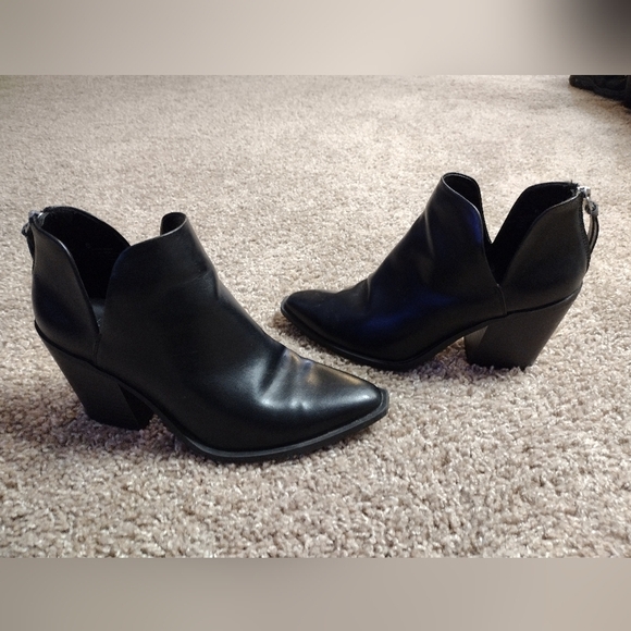 A New Day Beatrix Cut Heeled Booties - Picture 1 of 12